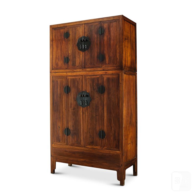 A massive huanghuali-veneered compound warrior chest, Qing dynasty, 19th century | 清十九世紀 貼皮黃花梨四件櫃 - 图2